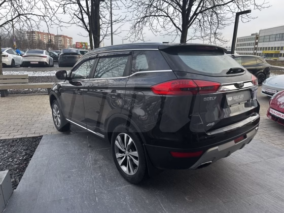 Geely Atlas (4)
