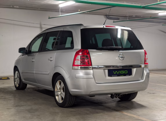 Opel Zafira (4)