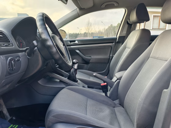 Volkswagen Jetta (9)
