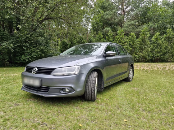 Volkswagen Jetta (8)