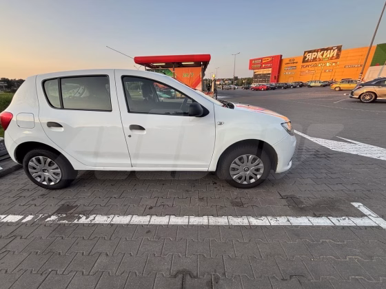 Renault Sandero (2)