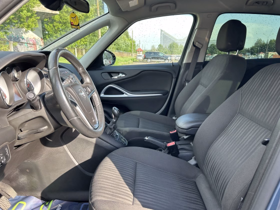 Opel Zafira (9)