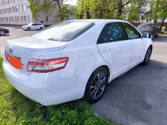 Toyota Camry (2)