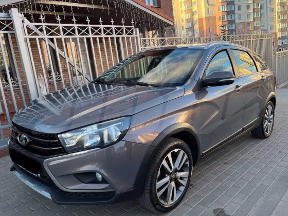 Lada Vesta (2)