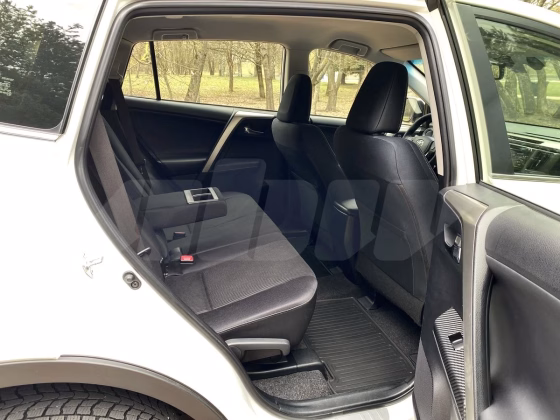 Toyota RAV 4 (11)