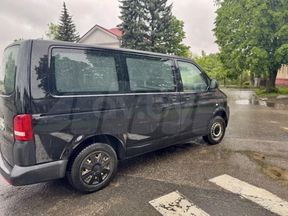 Volkswagen Caravelle (3)