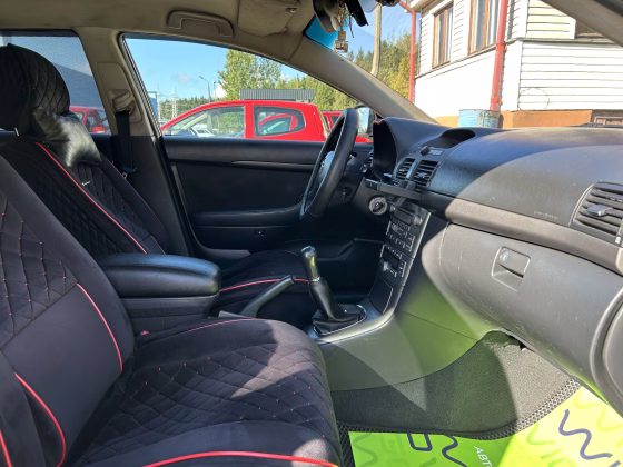 Toyota Avensis (12)