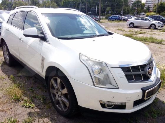 Cadillac SRX (1)
