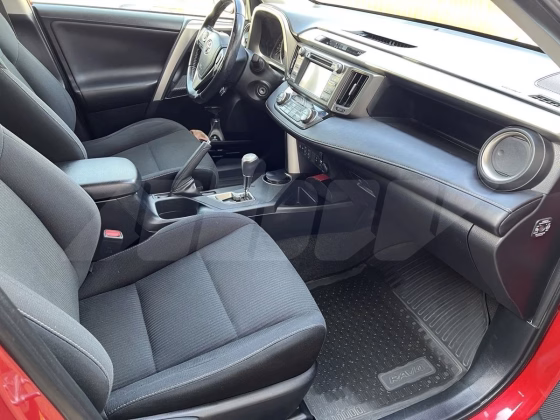 Toyota RAV 4 (9)