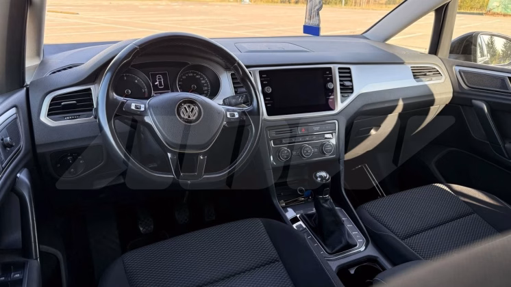 Volkswagen Golf Sportsvan (7)