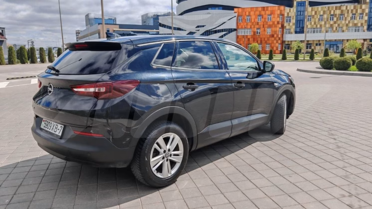 Opel Grandland X (3)
