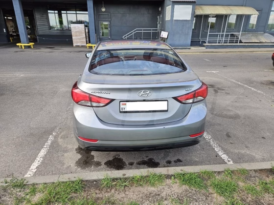 Hyundai Elantra (12)