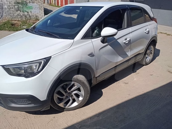 Opel Crossland (X) (1)