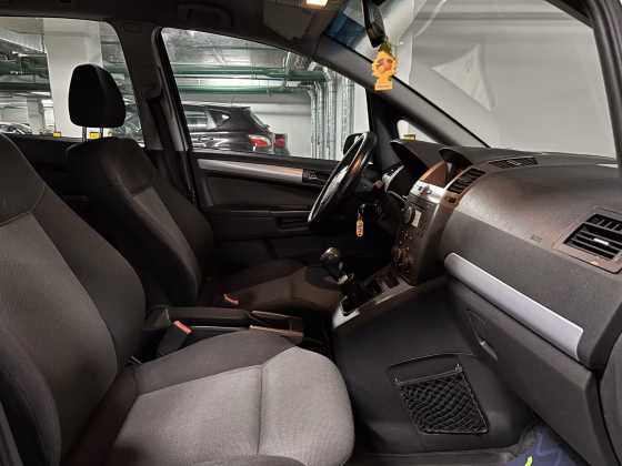 Opel Zafira (12)