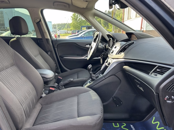 Opel Zafira (12)