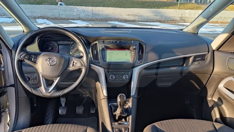 Opel Zafira (9)