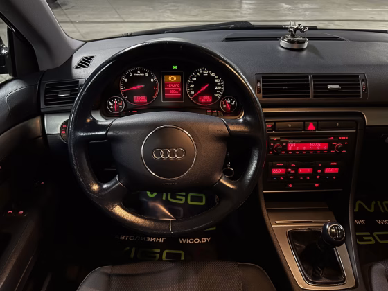 Audi A4 (13)