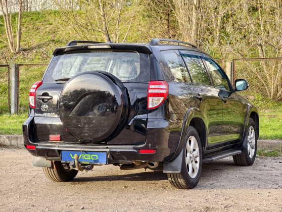 Toyota RAV 4 (6)