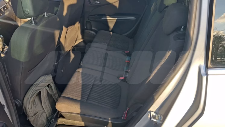 Opel Zafira (12)