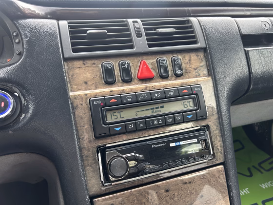 Mercedes-Benz E 220 (11)