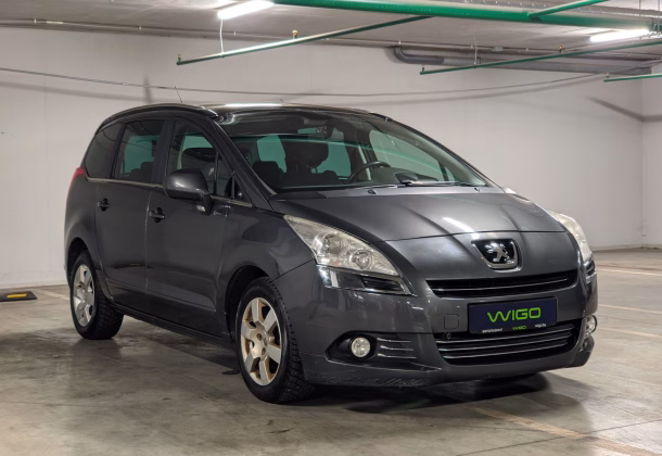 Peugeot 5008 (1)
