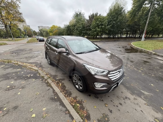 Hyundai Grand Santa Fe (11)