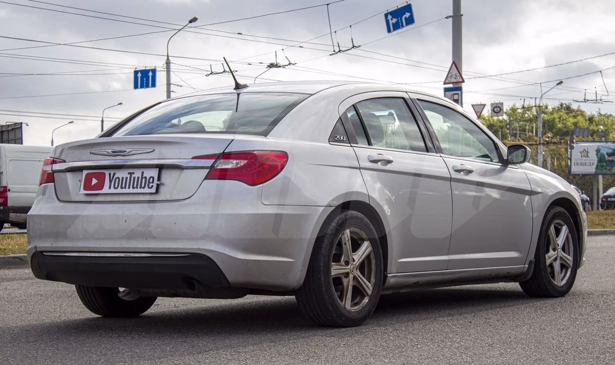 Chrysler 200
