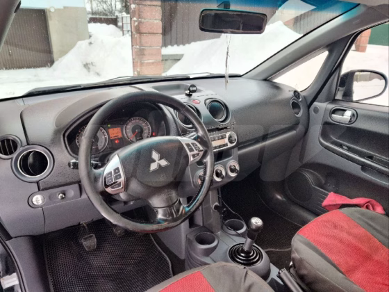 Mitsubishi Colt (4)