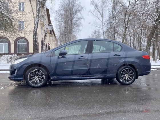 Peugeot 408 (3)