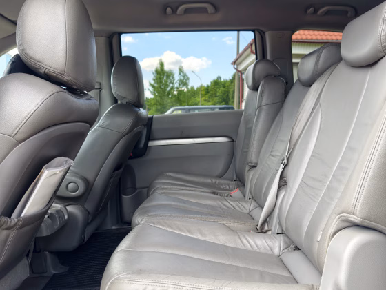 Kia Carnival (9)
