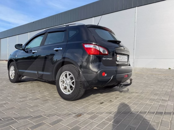 Nissan Qashqai (2)
