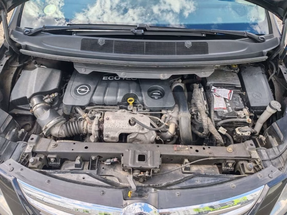 Opel Zafira (24)