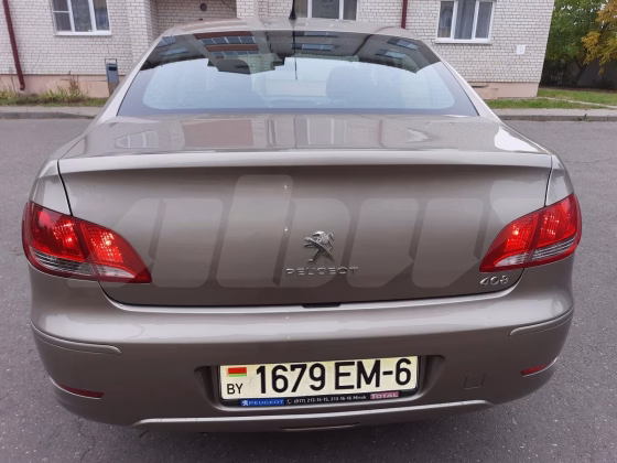 Peugeot 408 (5)