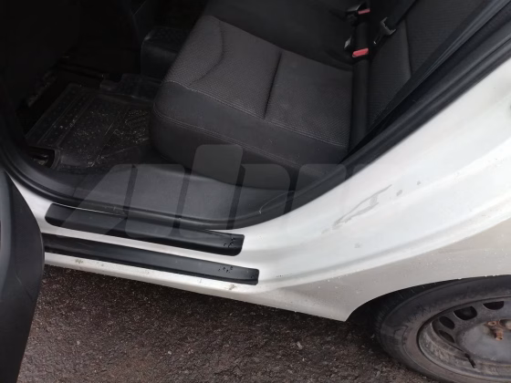 Peugeot 408 (3)
