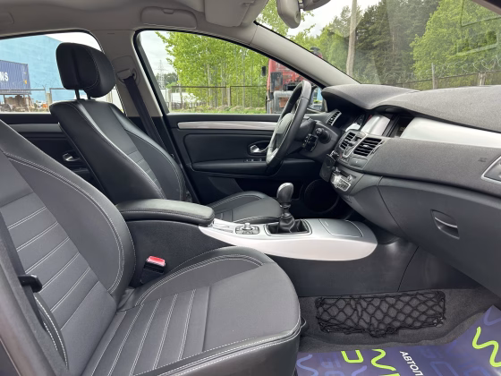 Renault Laguna (12)
