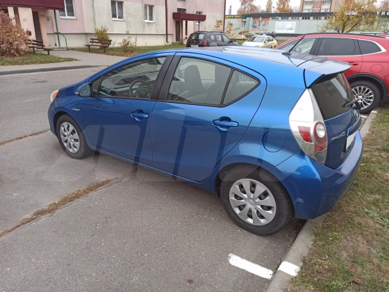 Toyota Prius (2)