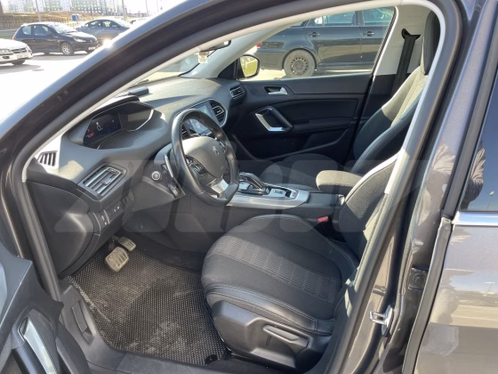 Peugeot 308 (7)