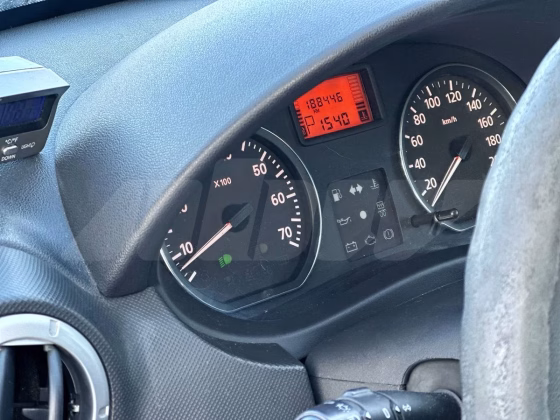 Renault Sandero (6)