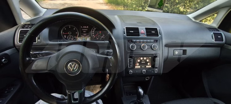 Volkswagen Touran (3)