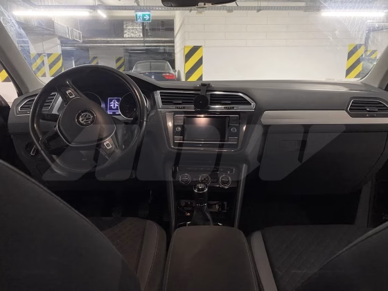 Volkswagen Tiguan (10)