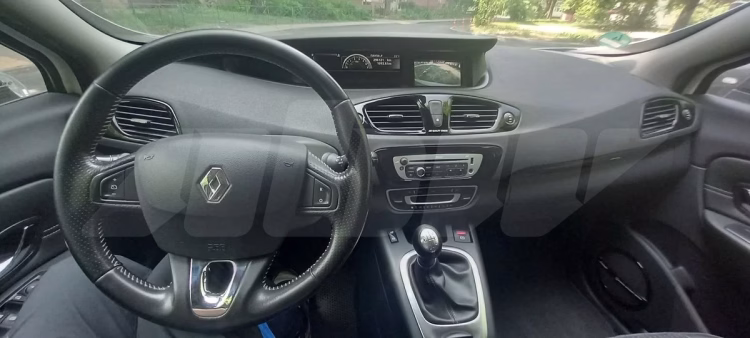 Renault Scenic (7)