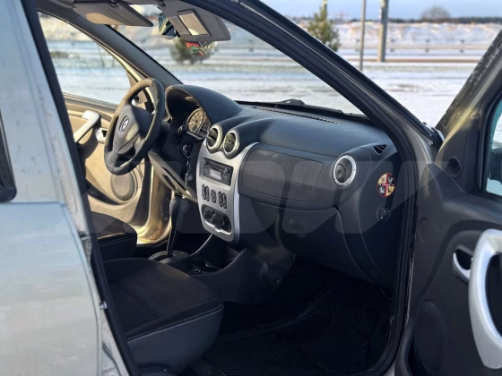 Renault Sandero (9)