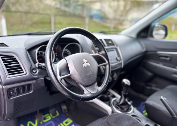 Mitsubishi ASX (8)