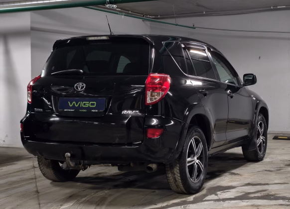 Toyota RAV 4 (6)
