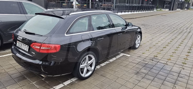 Audi A4 (5)