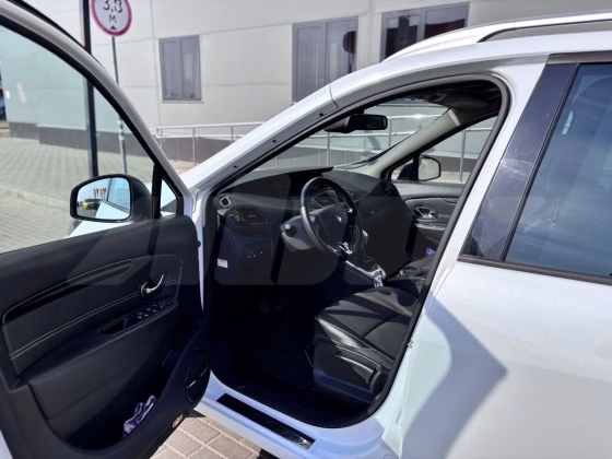 Renault Scenic (13)