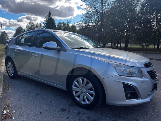 Chevrolet Cruze (7)