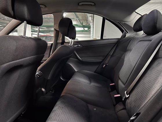 Mercedes-Benz C 220 (10)