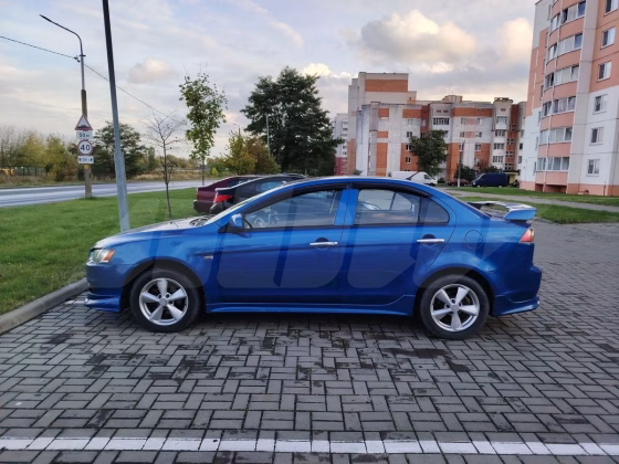 Mitsubishi Lancer (2)