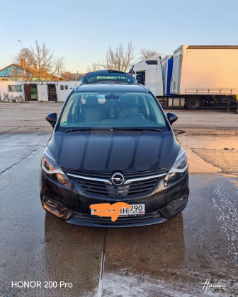 Opel Zafira (1)